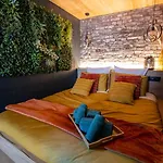 La Dependance, Pause Nature & Balneo Pour Deux A 펜션